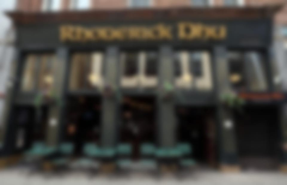 Discovering Rhoderick Dhu: A Pub Experience at Waterloo Chambers, Glasgow